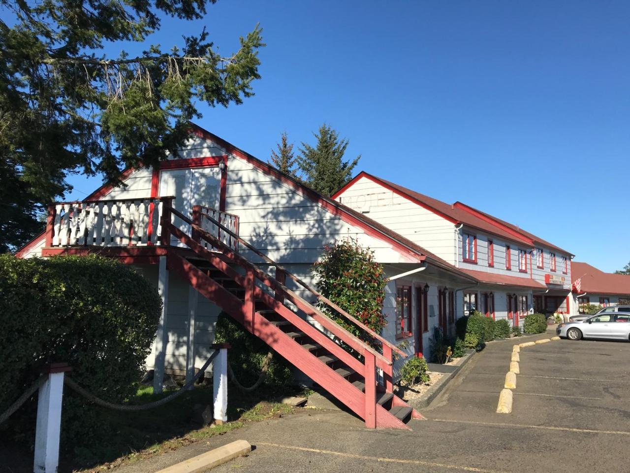 Lighthouse Inn Florence Exterior photo